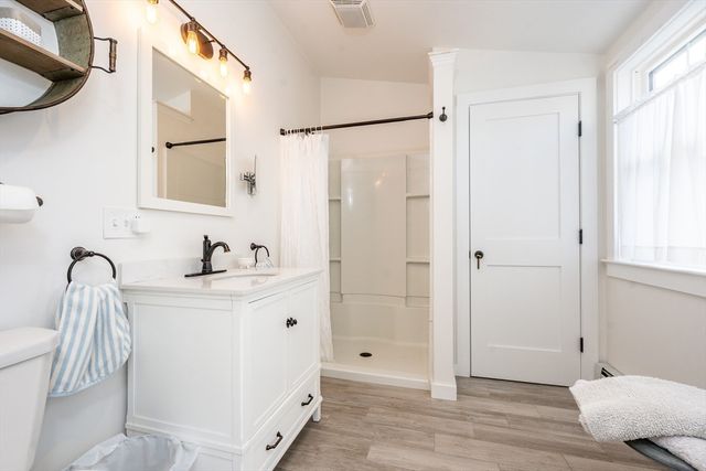 41 Center St, Dennis, MA 02639