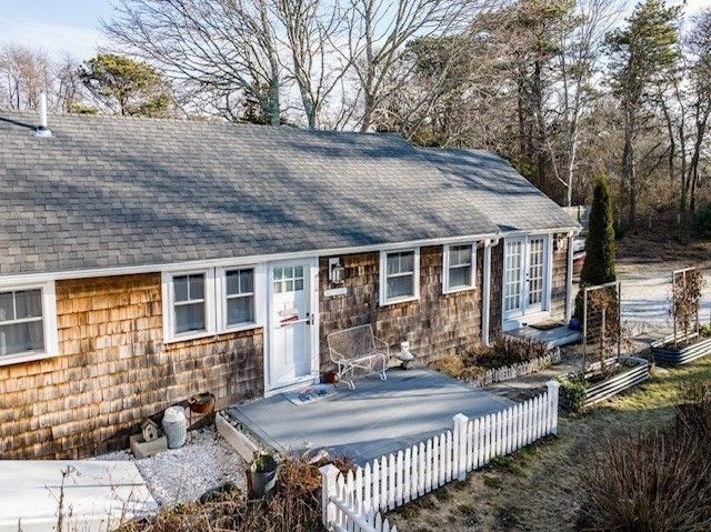 41 Center St, Dennis, MA 02639