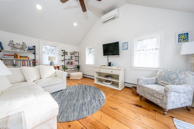 41 Center St, Dennis, MA 02639