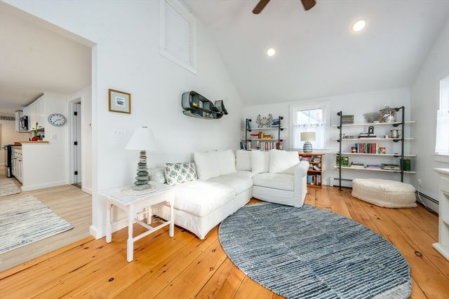 41 Center St, Dennis, MA 02639