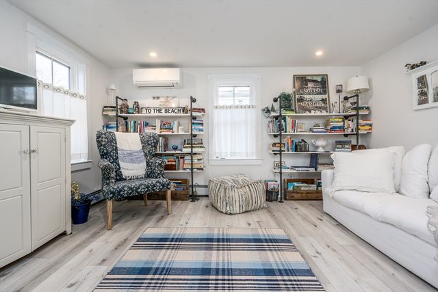 41 Center St, Dennis, MA 02639