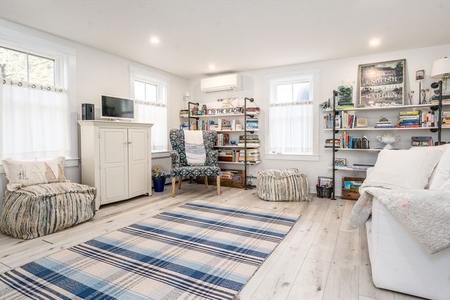 41 Center St, Dennis, MA 02639