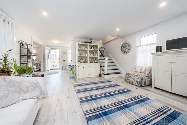 41 Center St, Dennis, MA 02639