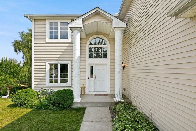 237 Adam Circle, Carver, MN 55315