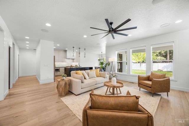 5274 N Cengotita Ln, Boise, ID 83703