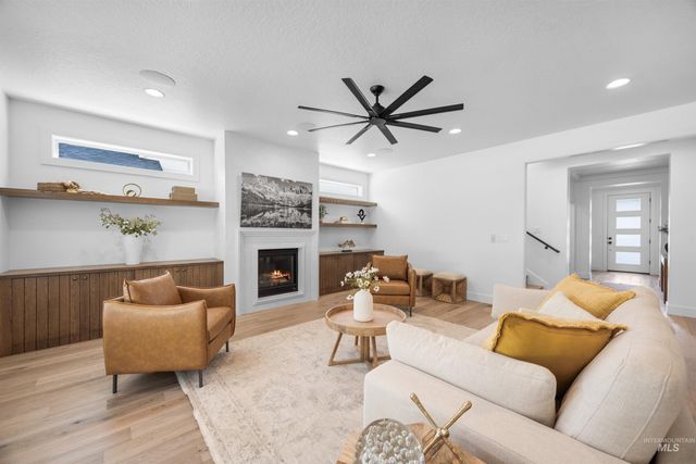 5274 N Cengotita Ln, Boise, ID 83703