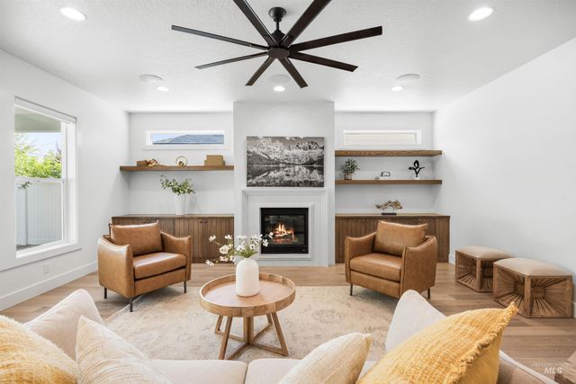 5274 N Cengotita Ln, Boise, ID 83703