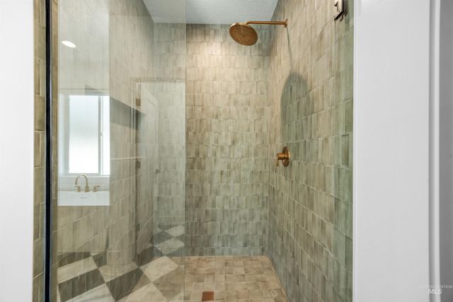 5274 N Cengotita Ln, Boise, ID 83703