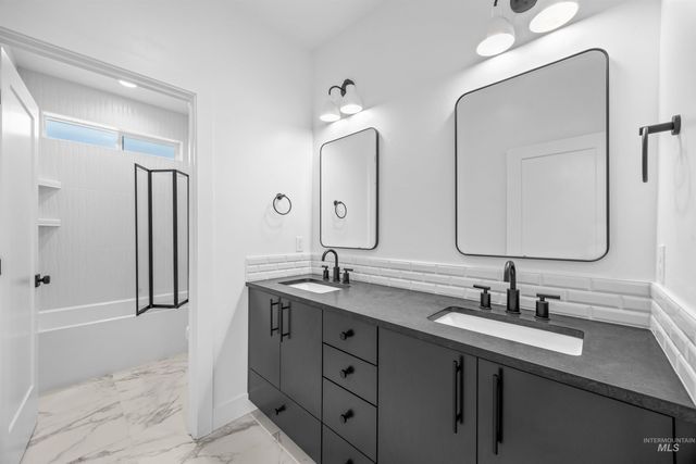 5274 N Cengotita Ln, Boise, ID 83703