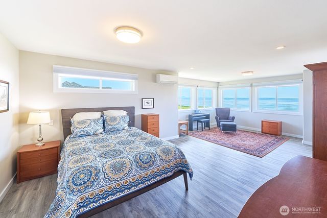 264 Stringtown Road, Ilwaco, WA 98624