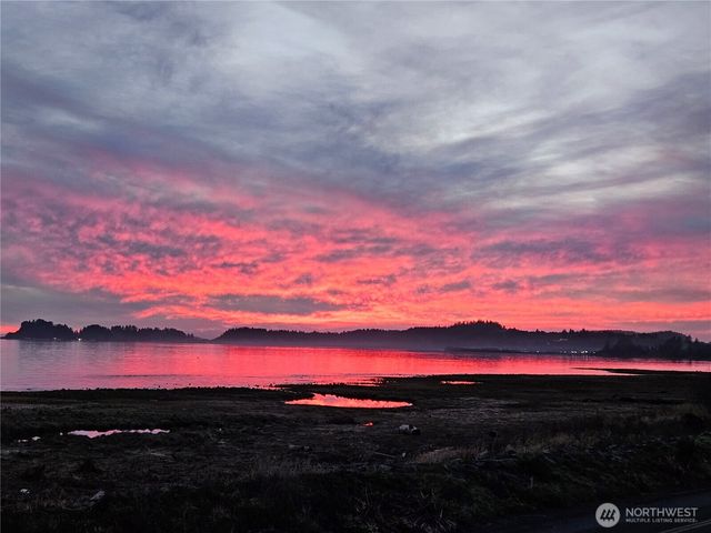 264 Stringtown Road, Ilwaco, WA 98624