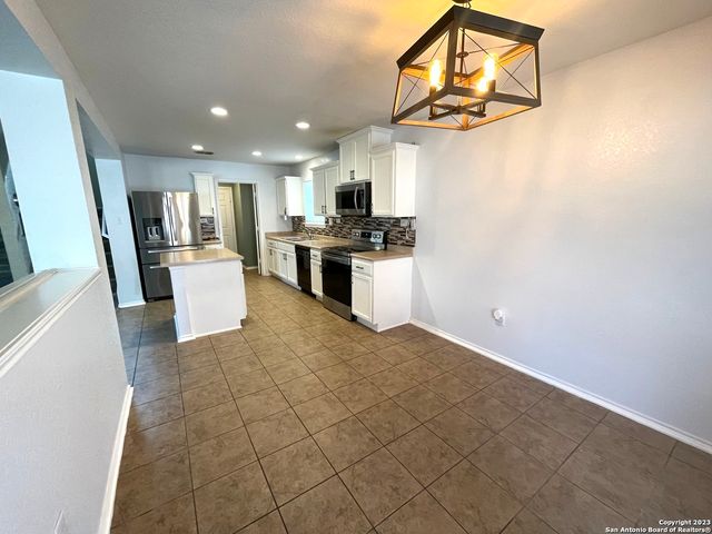 902 SUNDANCE HUNT, San Antonio, TX 78245