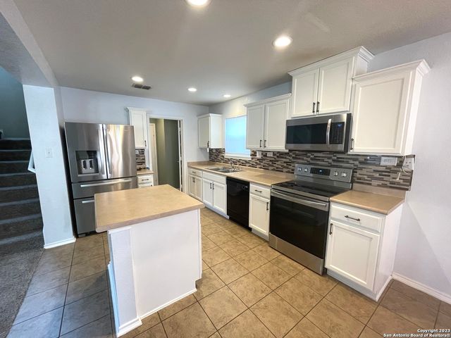 902 SUNDANCE HUNT, San Antonio, TX 78245