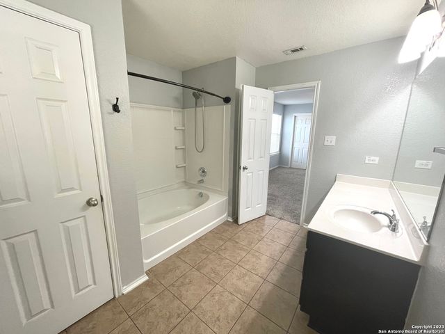 902 SUNDANCE HUNT, San Antonio, TX 78245