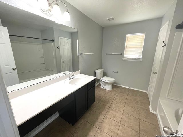 902 SUNDANCE HUNT, San Antonio, TX 78245
