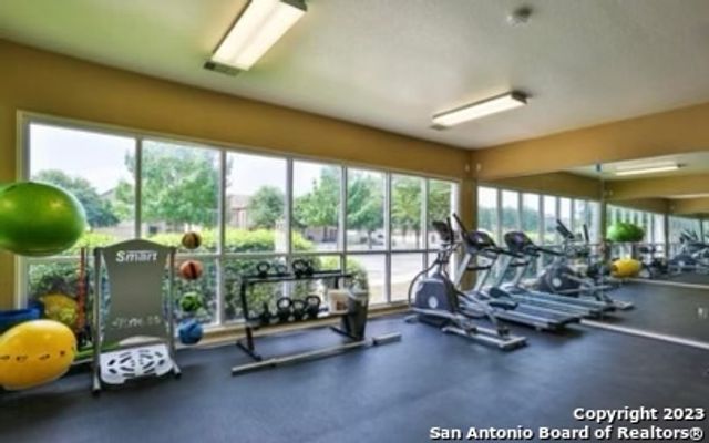 902 SUNDANCE HUNT, San Antonio, TX 78245