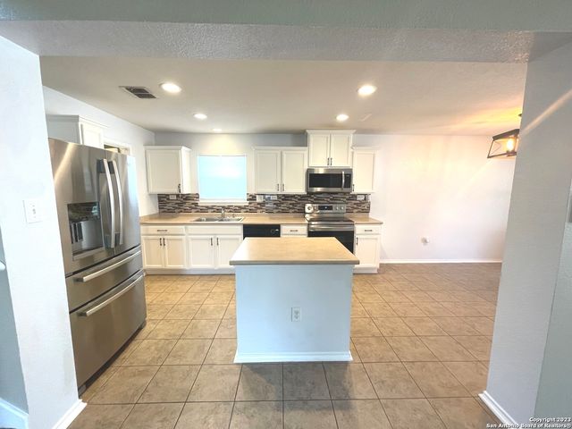902 SUNDANCE HUNT, San Antonio, TX 78245