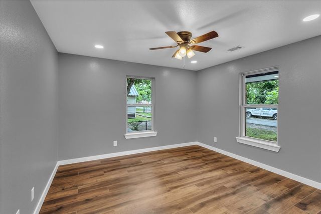 103 N Mill Street, Savoy, TX 75479