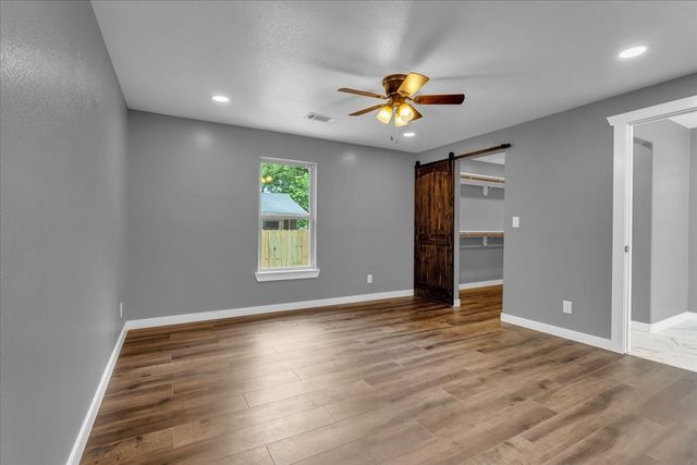 103 N Mill Street, Savoy, TX 75479