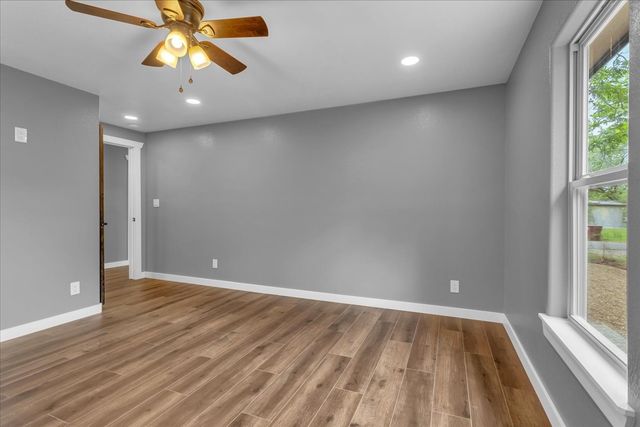 103 N Mill Street, Savoy, TX 75479