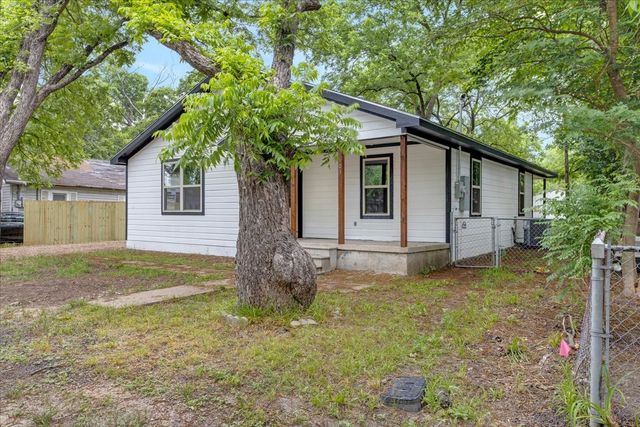 103 N Mill Street, Savoy, TX 75479