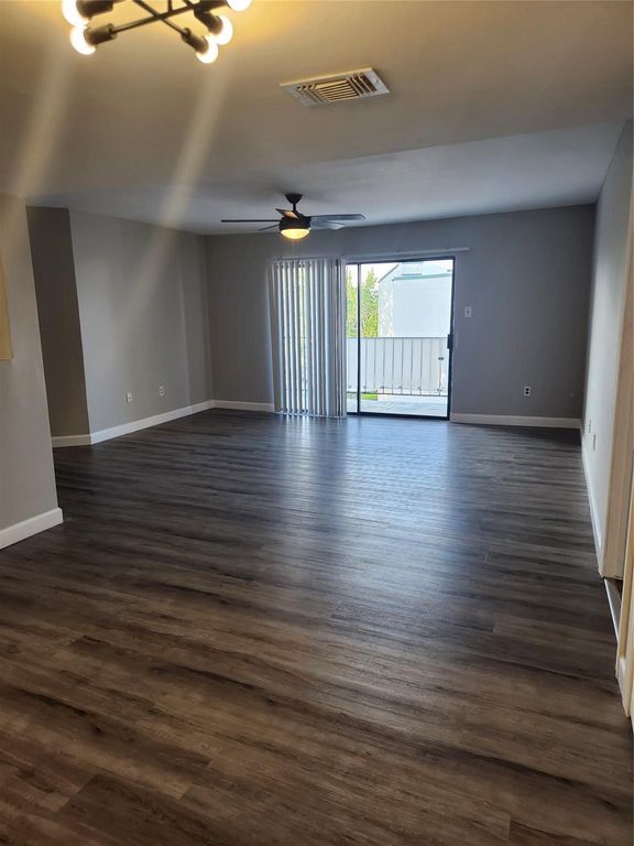 2818 S Bartell Drive 35, Houston, TX 77054
