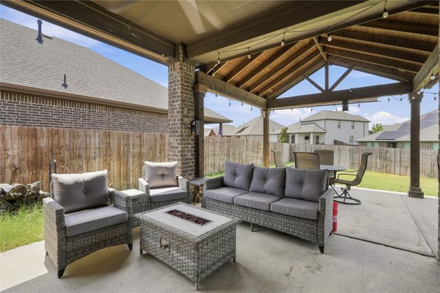 514 Kettlewood Court, Justin, TX 76247