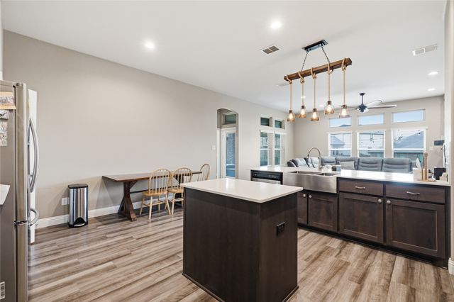 514 Kettlewood Court, Justin, TX 76247