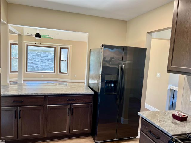 43642 Lakeview Boulevard, Sterling Heights, MI 48313