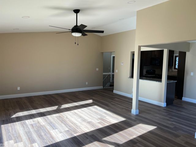 43642 Lakeview Boulevard, Sterling Heights, MI 48313