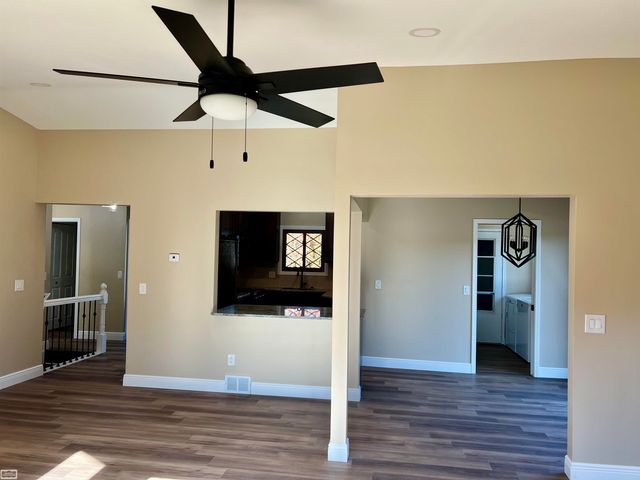 43642 Lakeview Boulevard, Sterling Heights, MI 48313
