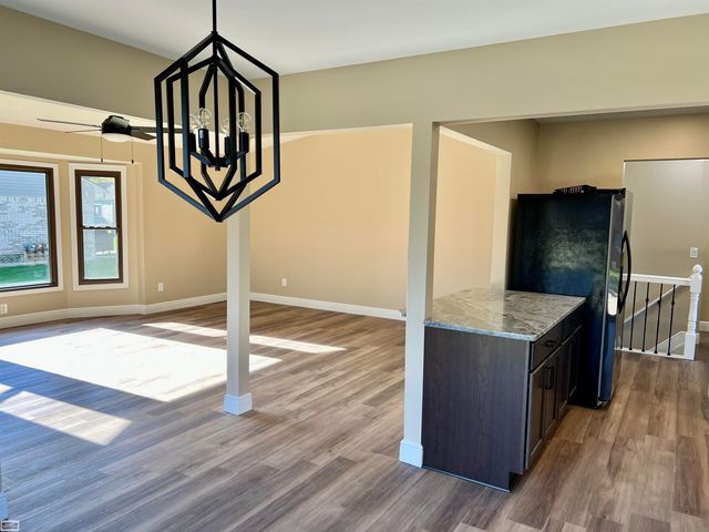 43642 Lakeview Boulevard, Sterling Heights, MI 48313