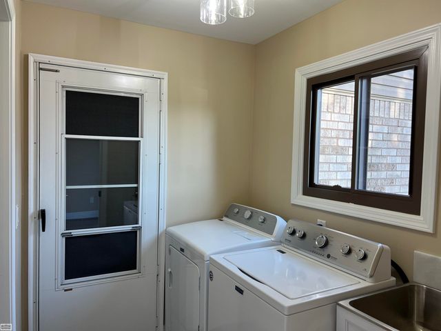 43642 Lakeview Boulevard, Sterling Heights, MI 48313
