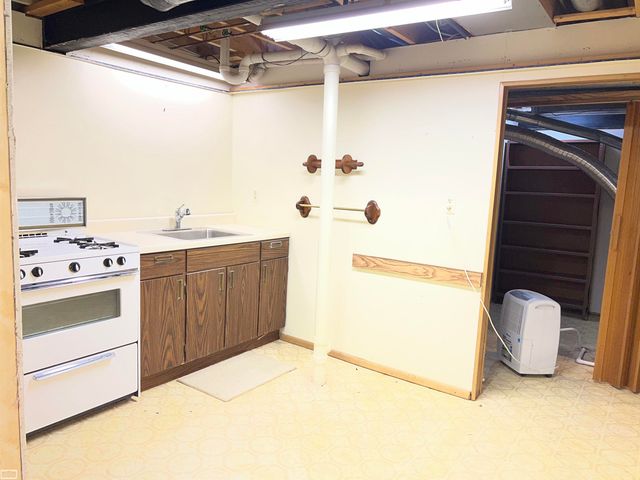 43642 Lakeview Boulevard, Sterling Heights, MI 48313