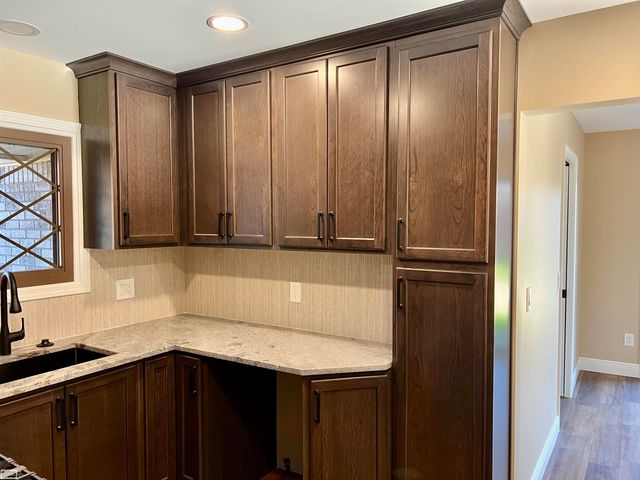 43642 Lakeview Boulevard, Sterling Heights, MI 48313