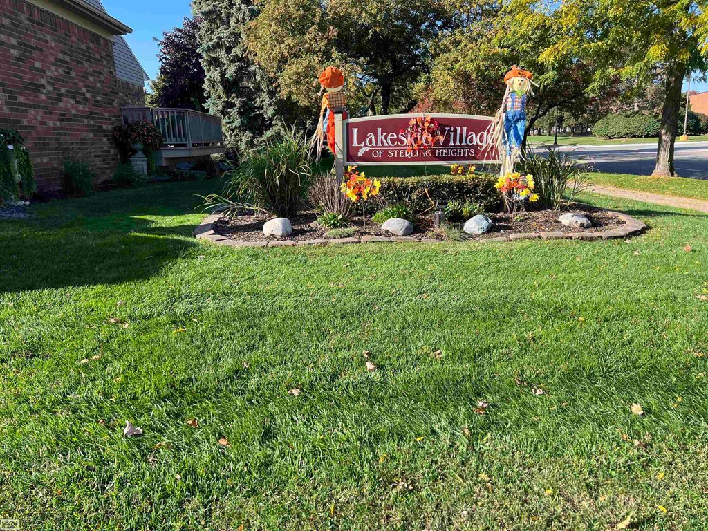 43642 Lakeview Boulevard, Sterling Heights, MI 48313