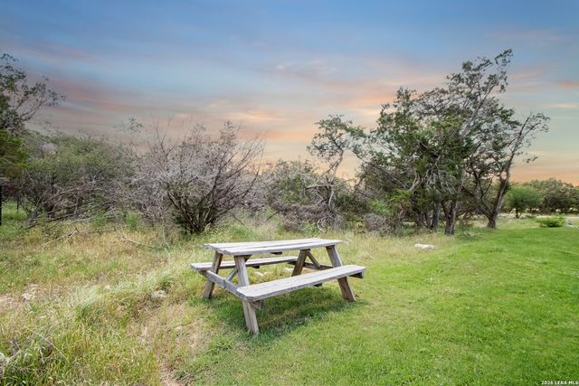 1033 EAGLE FLIGHT DR, Canyon Lake, TX 78133