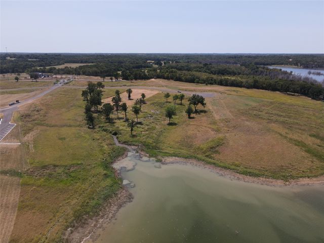 422 HARBORSIDE Terrace, Windom, TX 75492