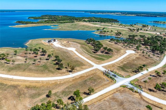 422 HARBORSIDE Terrace, Windom, TX 75492