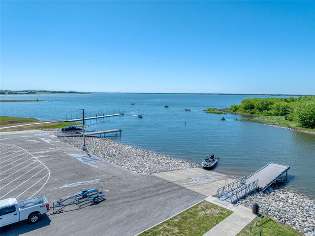 422 HARBORSIDE Terrace, Windom, TX 75492