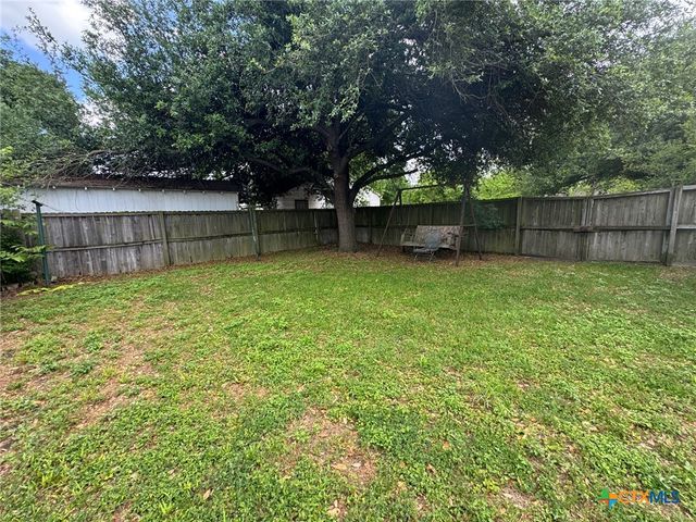 708 East 10th, Cameron, TX 76570