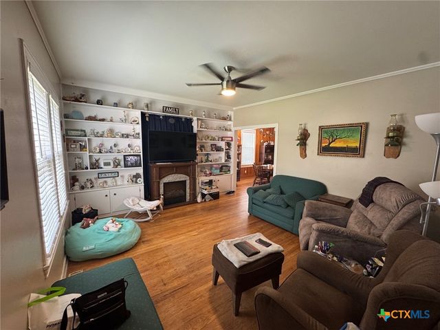 708 East 10th, Cameron, TX 76570
