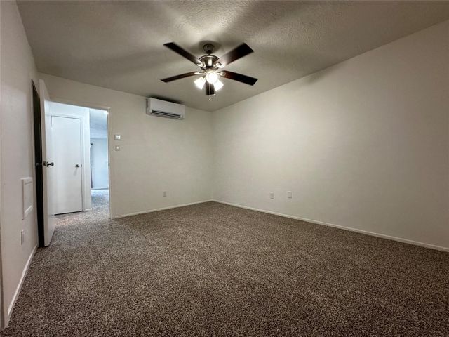 7600 Emmett F Lowry Expressway 205, Texas City, TX 77591