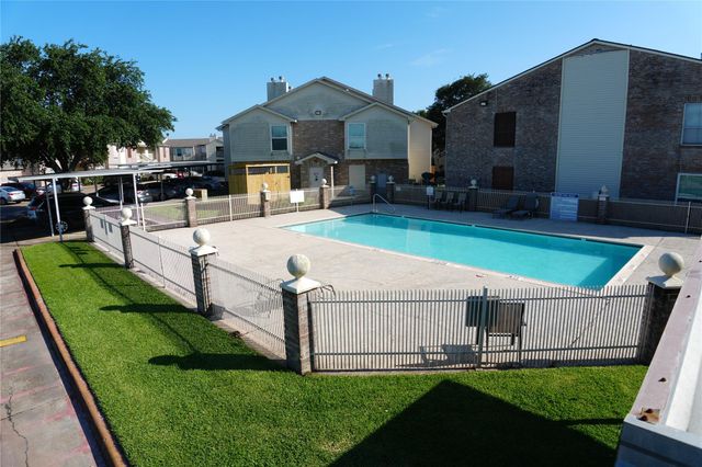7600 Emmett F Lowry Expressway 205, Texas City, TX 77591