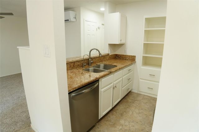 7600 Emmett F Lowry Expressway 205, Texas City, TX 77591