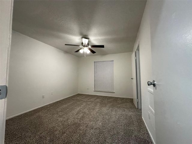 7600 Emmett F Lowry Expressway 205, Texas City, TX 77591