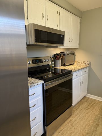 3250 Priest Woods Dr, Nashville, TN 37214