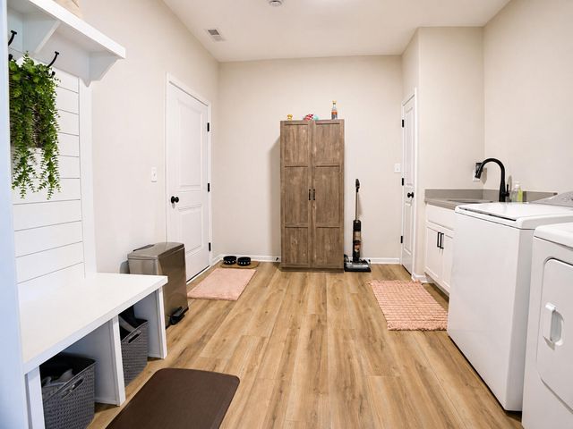 707 Verdano Terrace, Crown Point, IN 46307