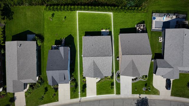 707 Verdano Terrace, Crown Point, IN 46307