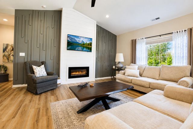 707 Verdano Terrace, Crown Point, IN 46307